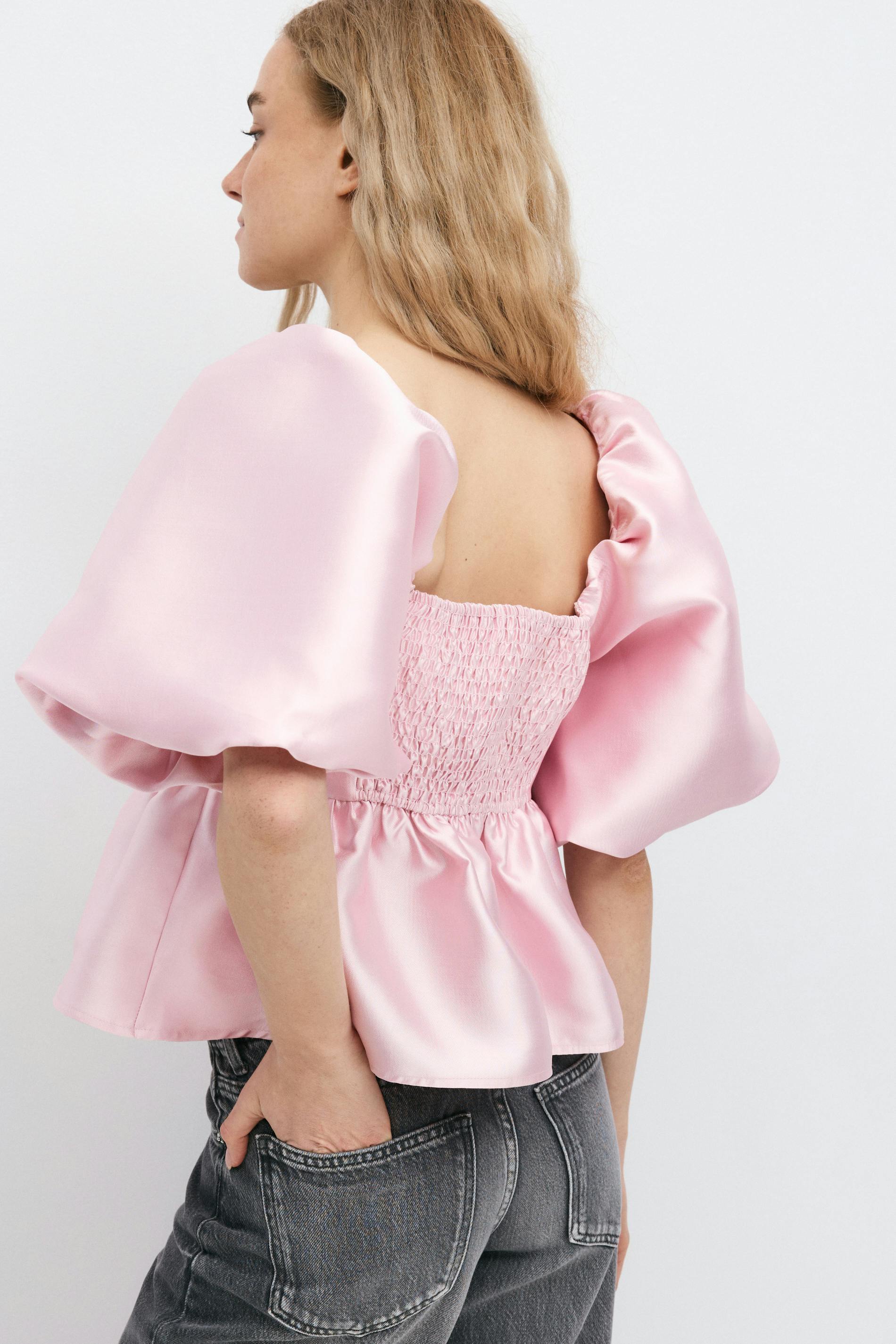 Gina Tricot - Shiny peplum blouse - blusar med puffärm - Rosa - S - Dam